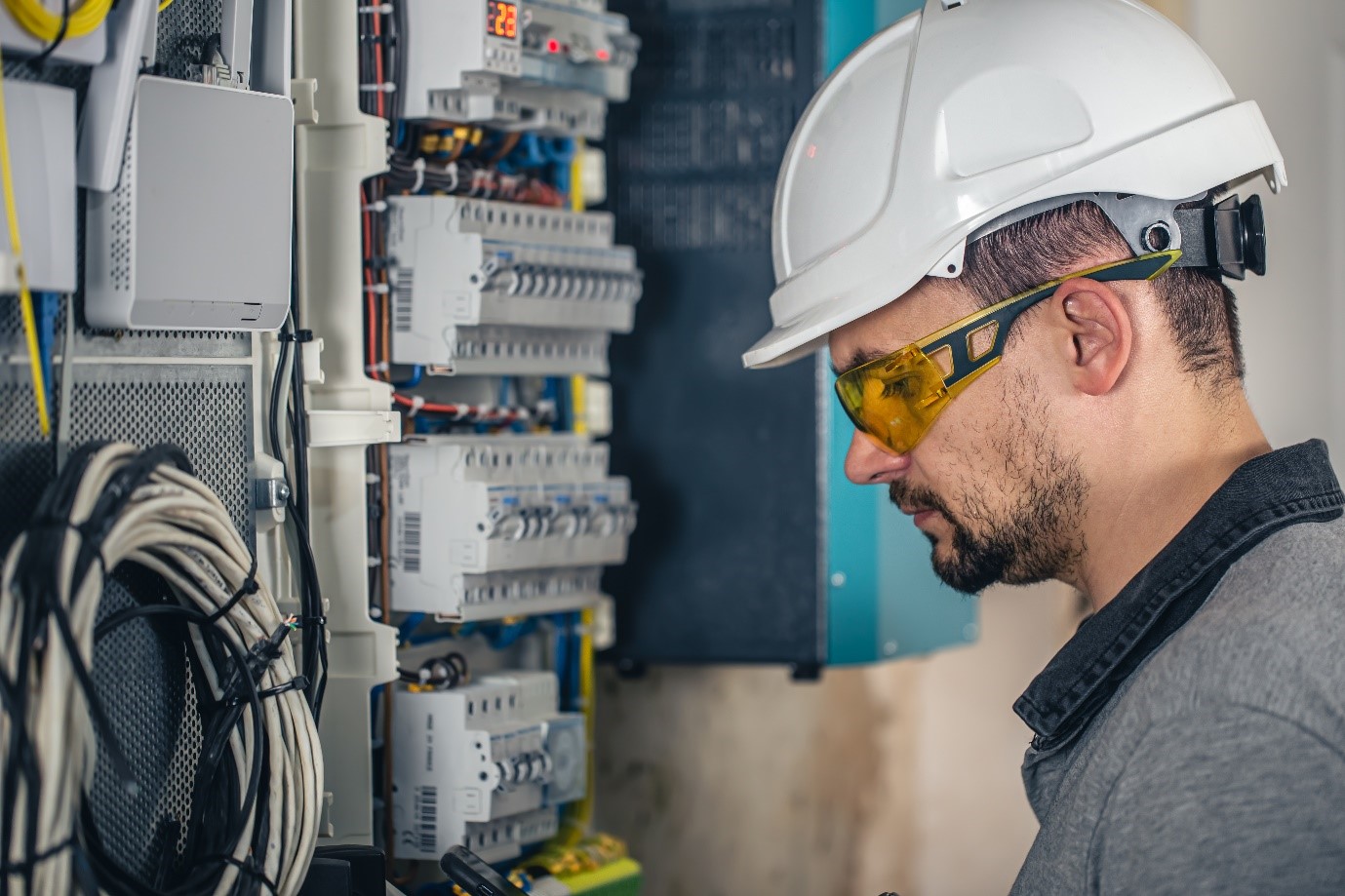 Power Plant Control Room Operators: Key Players in Energy Management